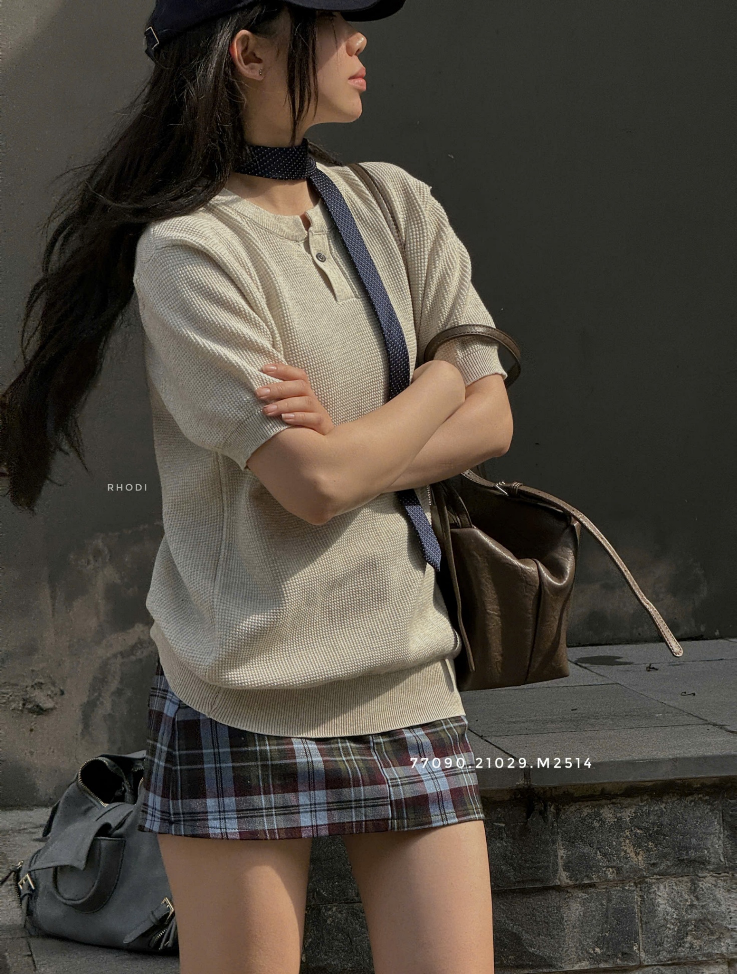 Pull dệt kim 3 cúc 77090 E0