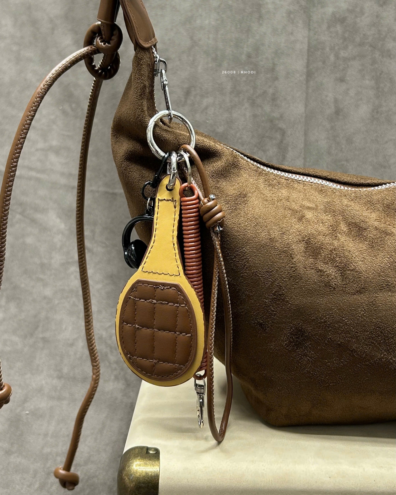 Móc keybag 26008 - cầu lông da