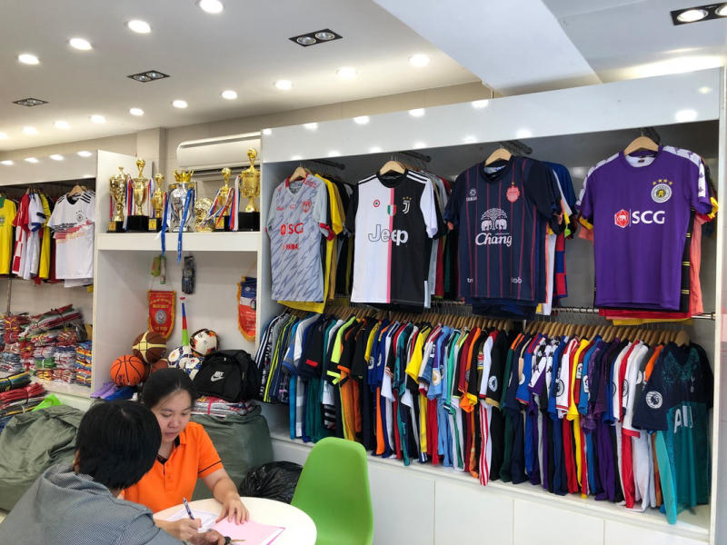 Toan Sport Shop là điểm đến lý tưởng cho những ai đang tìm kiếm áo quần bóng đá và giày bóng đá chất lượng