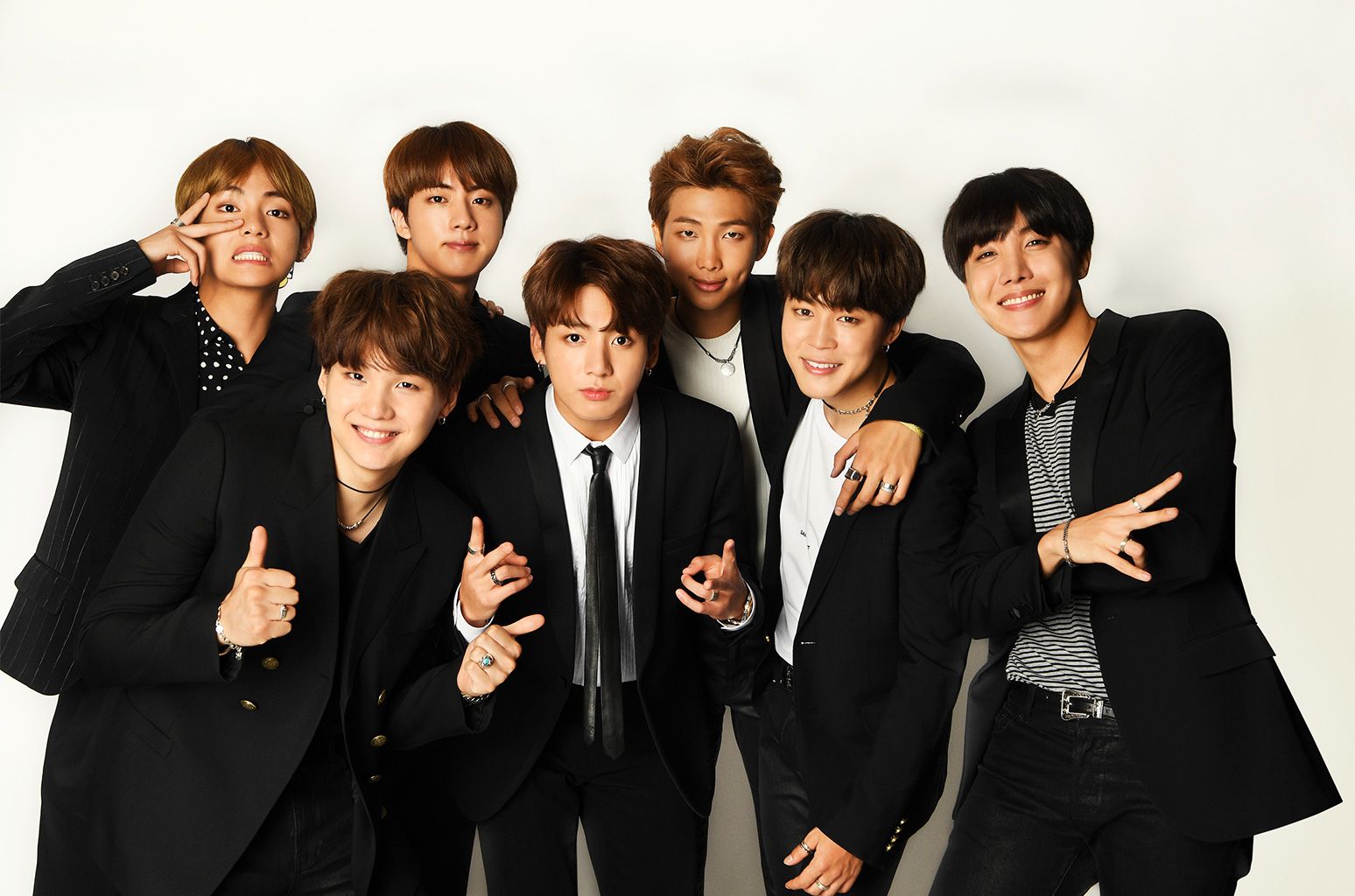 BTS LÀ AI, VÀ SAO HỌ LẠI THÀNH CÔNG ĐẾN VẬY?