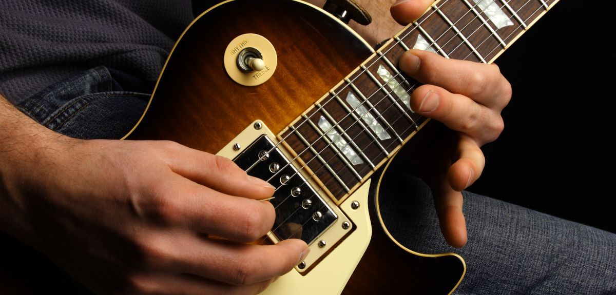 GUITAR LEAD LÀ GÌ? PHƯƠNG PHÁP TỰ TẬP CHƠI GUITAR LEAD TẠI NHÀ
