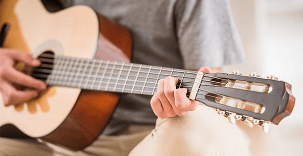 Những lỗi thường gặp khi mới học đàn guitar - Kinh nghiệm học đàn guitar