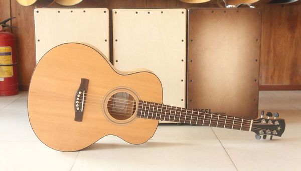 Mới học đàn nên chọn học guitar cổ điển hay guitar đệm hát?