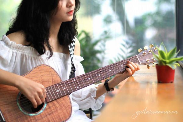 Đàn guitar giá bao nhiêu là phù hợp với người mới học?