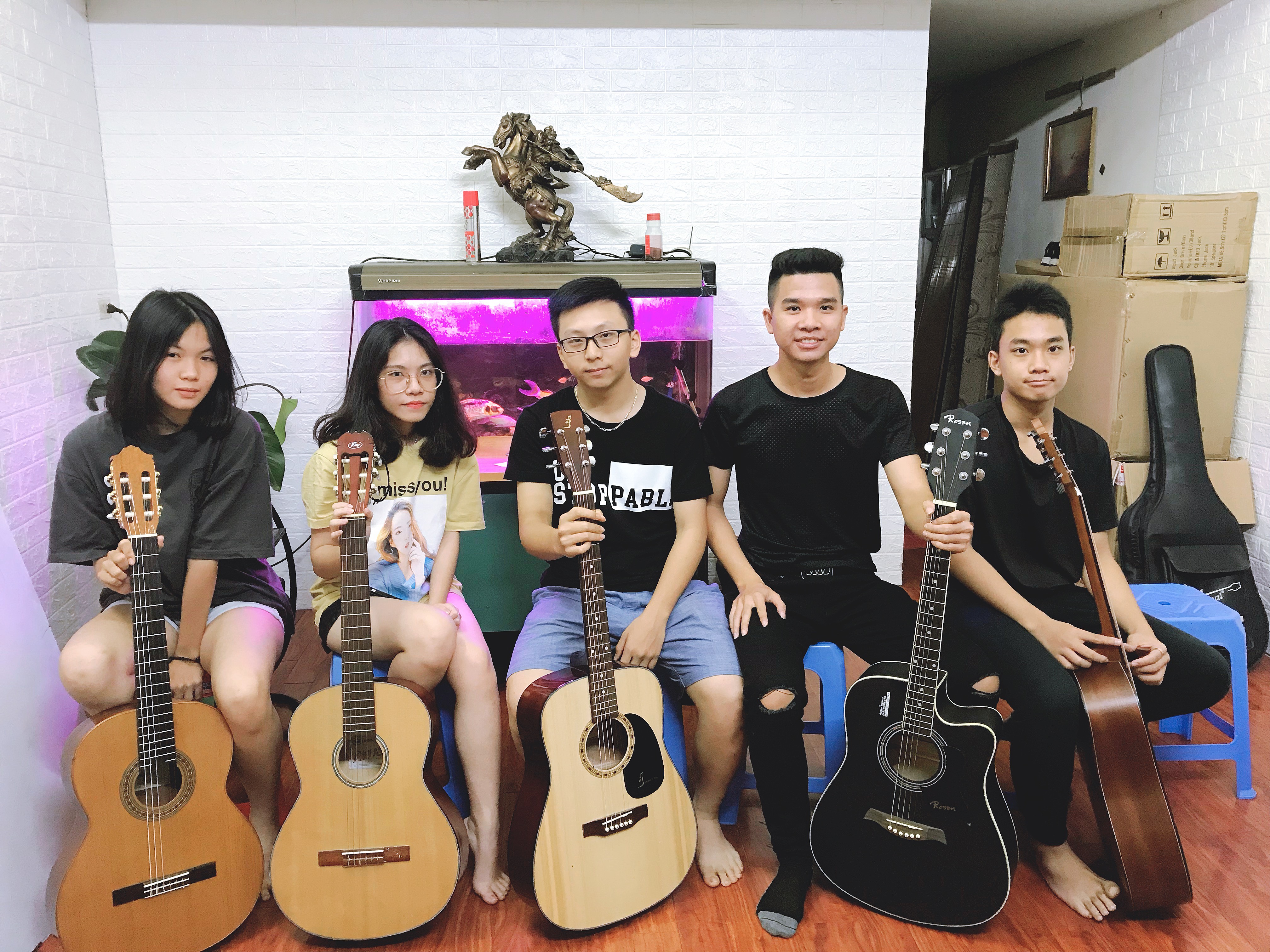 Hình ảnh tại các lớp học Guitar của Guitar Sao Mai