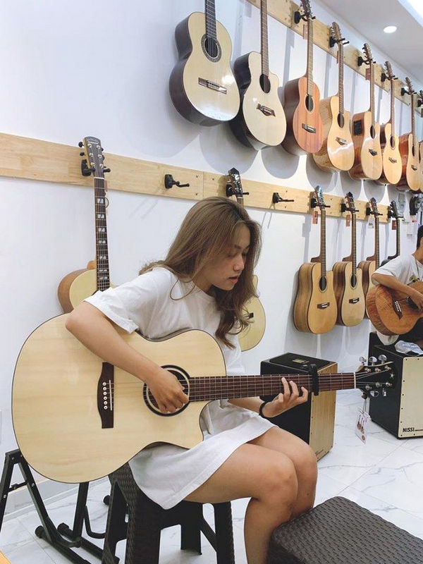 guitar aucostic tại guitar sao mai