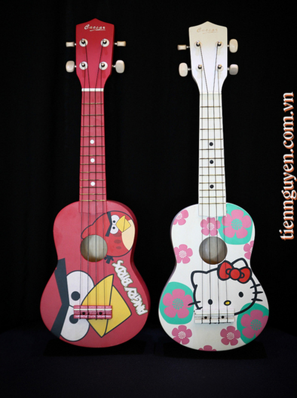 Mẫu đàn Ukulele UKM-003