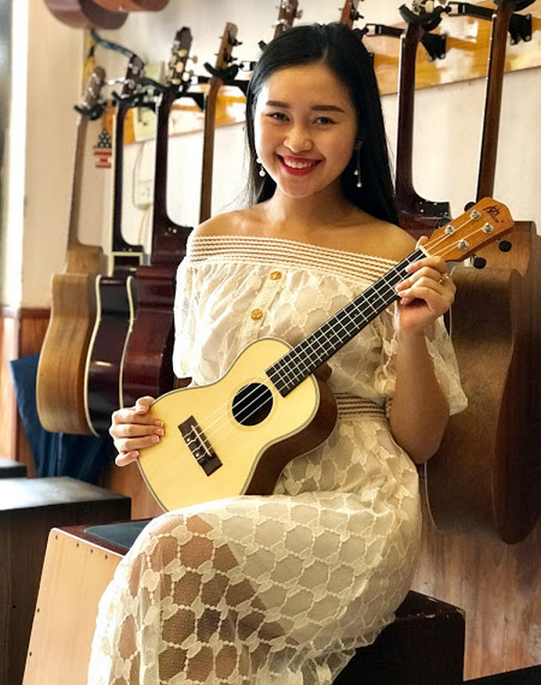 Đàn Ukulele và Guitar có những đặc điểm riêng thu hút người sử dụng