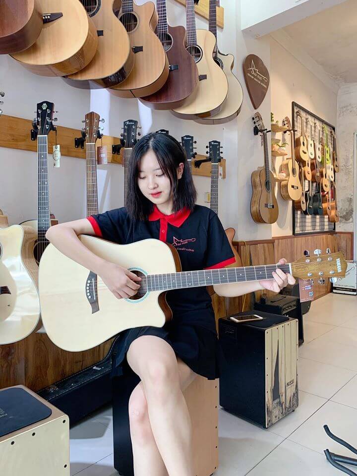 nên mua đàn guitar giá bao nhiêu 1