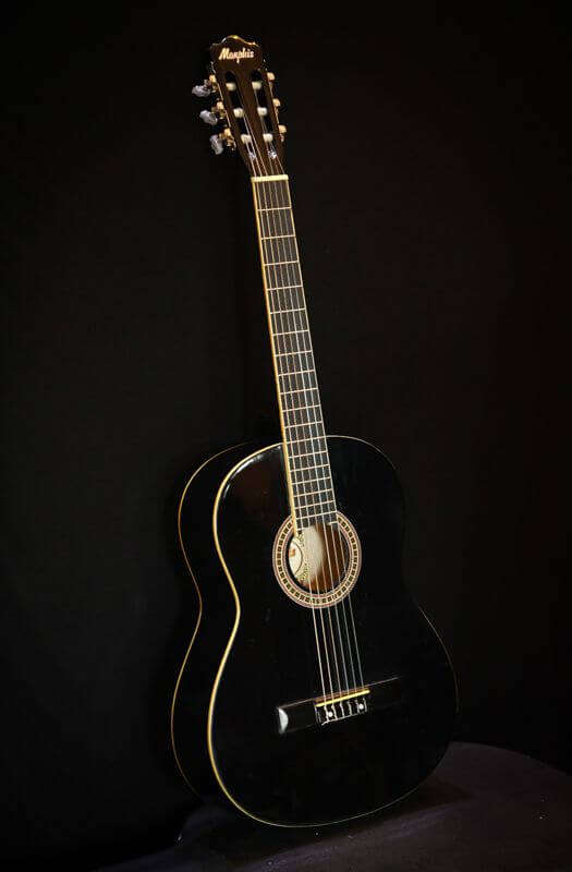 cây đàn guitar giá rẻ 1