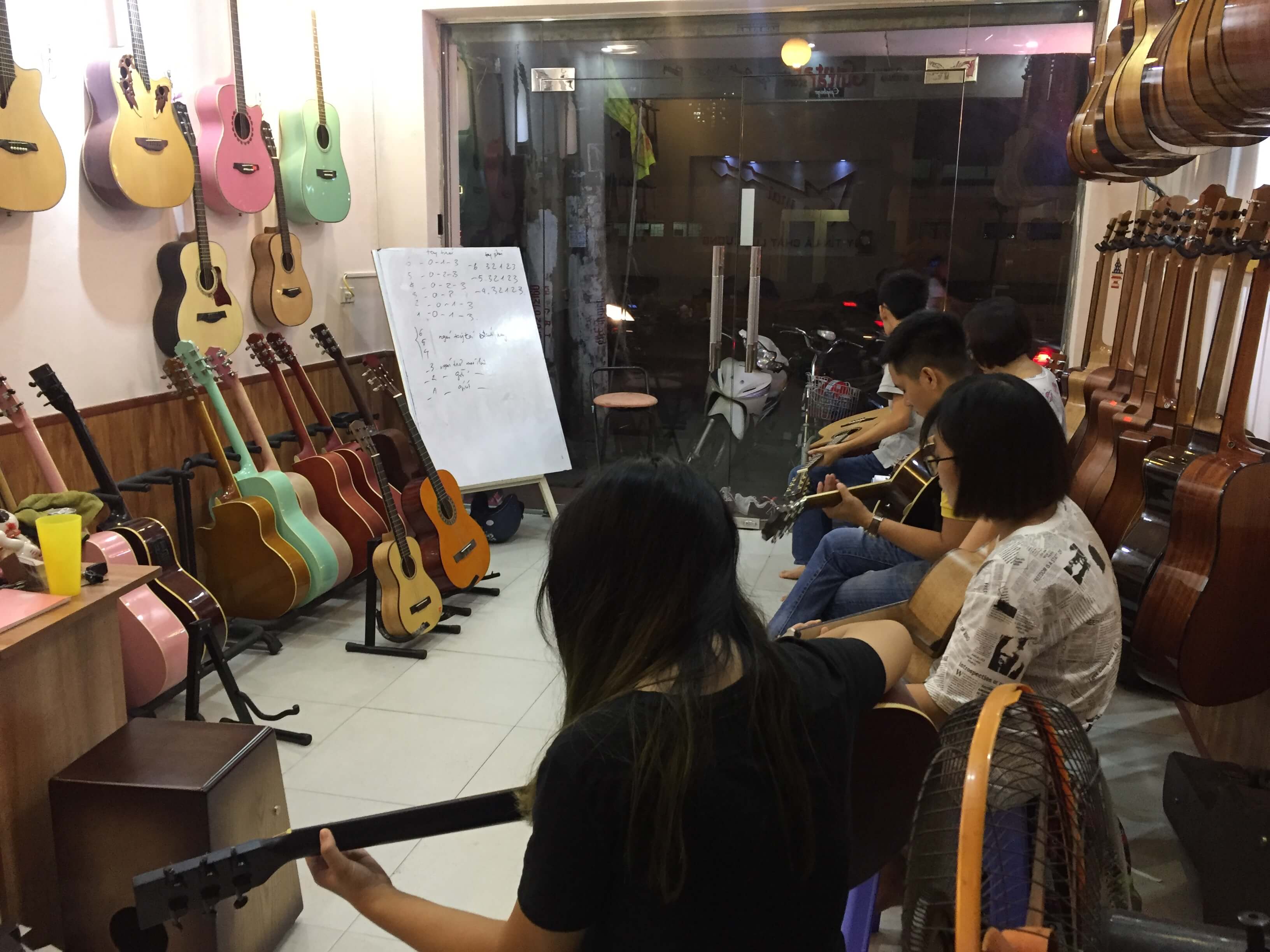 vị trí dây đàn guitar 3