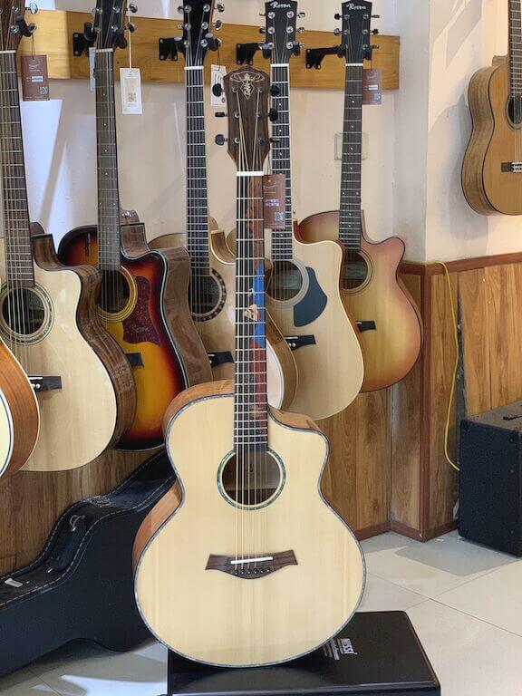 Guitar Acoustic Takla