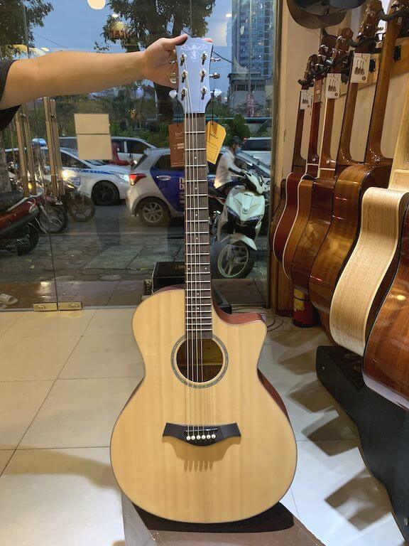 Guitar Acoustic Takla 1