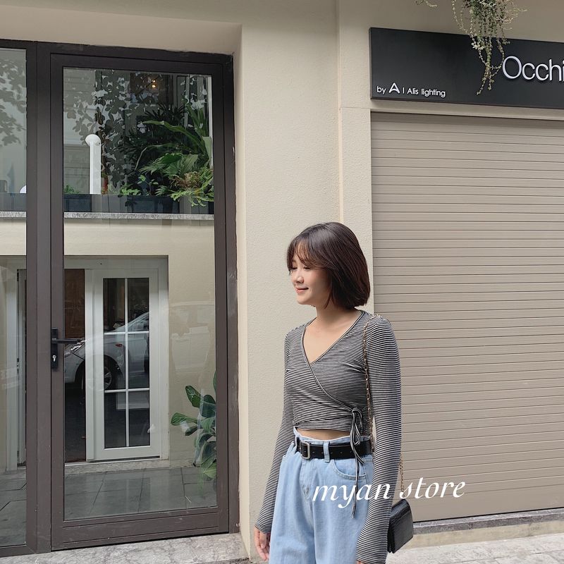 Áo kẻ croptop Jennie