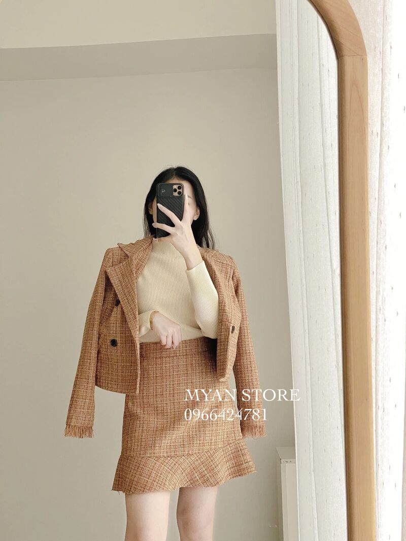 Set áo blazer+chân váy tua gấu