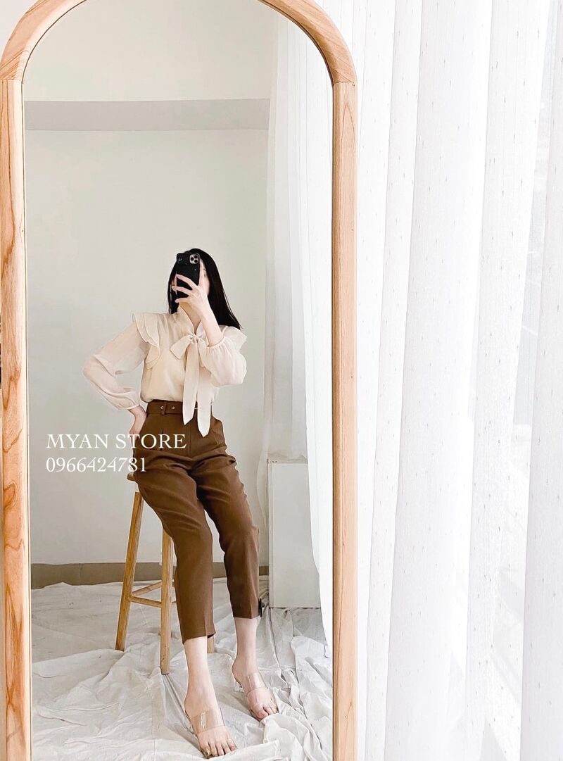 Áo sơ mi cổ nơ bèo vai