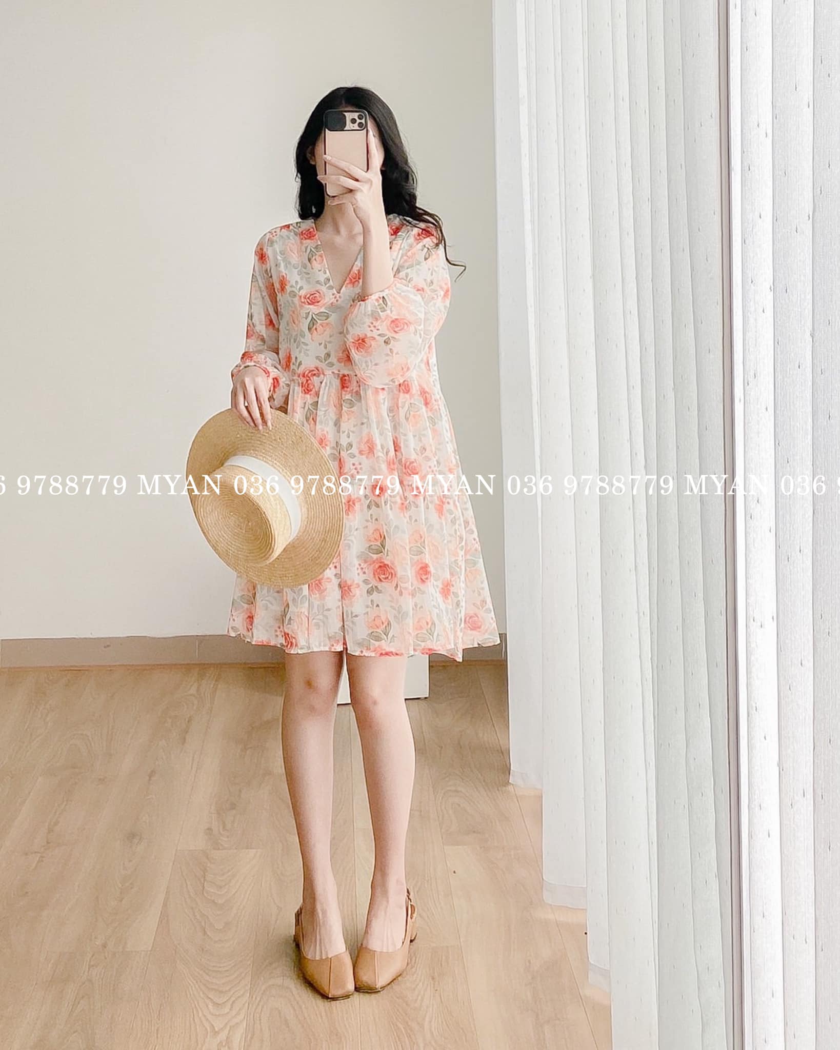 Váy babydoll hoa cổ V