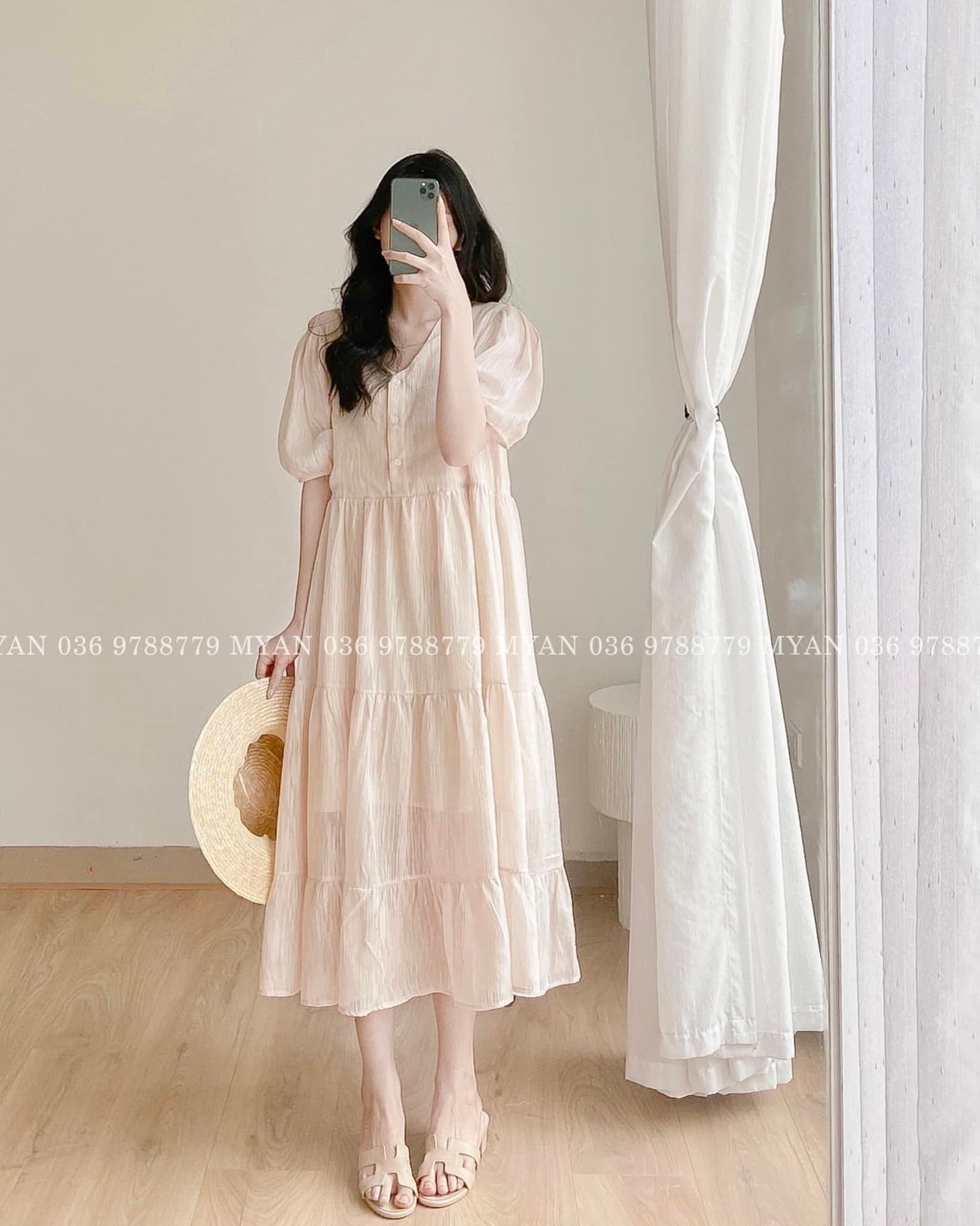 Váy cổ V 3 cúc 3 tầng