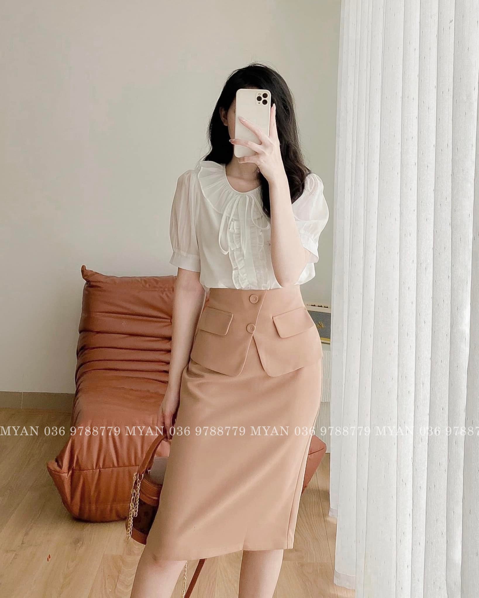 Chân váy phối vạt nắp túi, 2 cúc (2m)