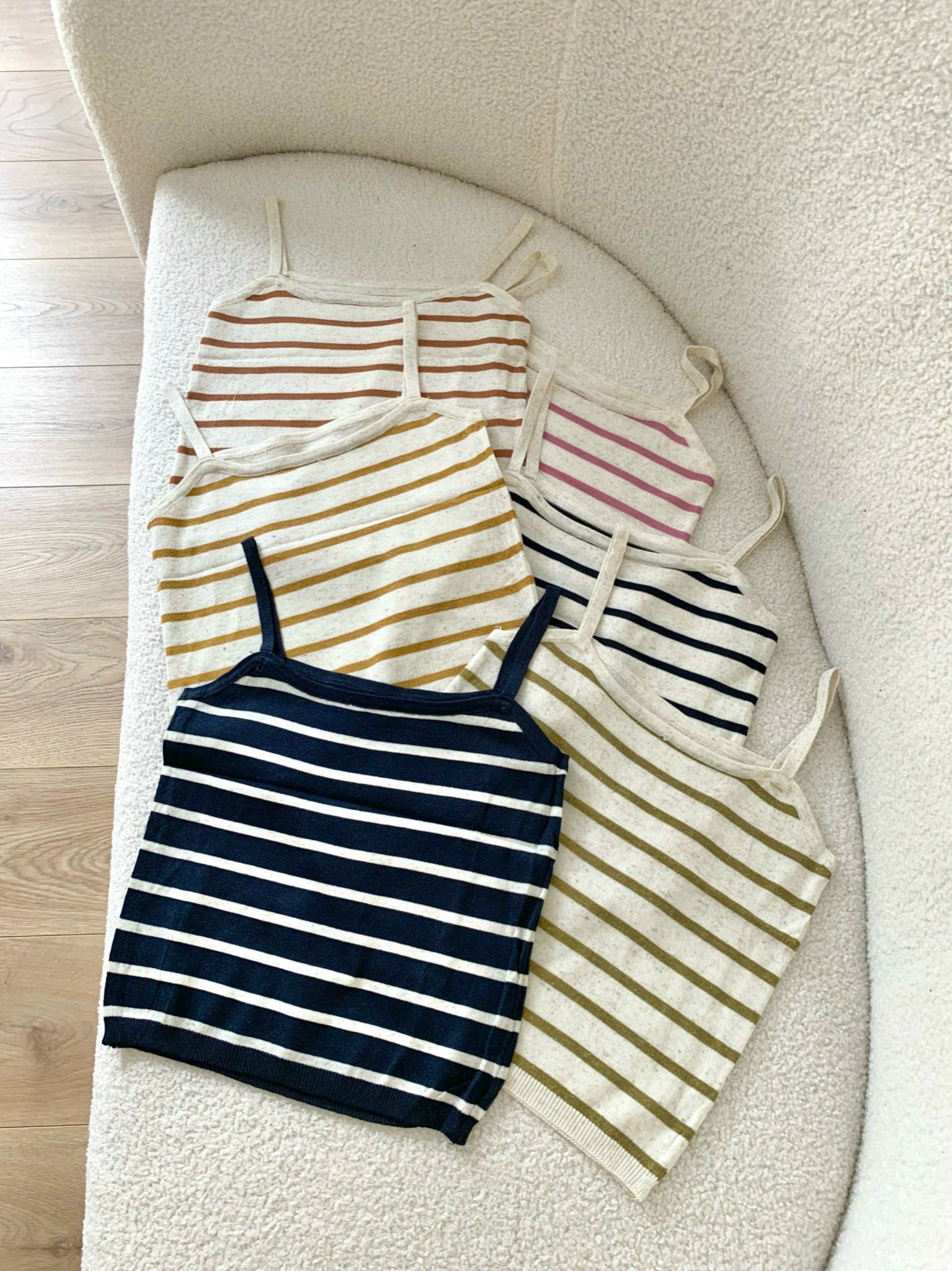 Áo 2 dây kẻ ngang croptop
