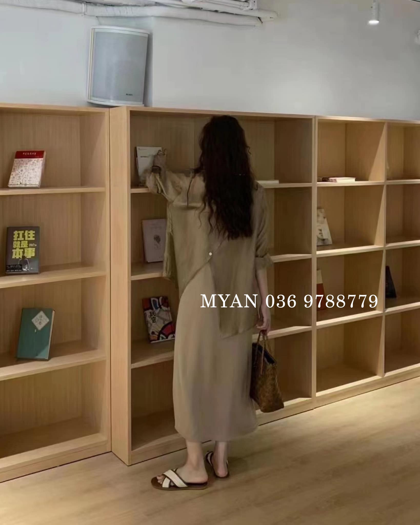 Áo sơ mi vạt chéo xẻ sau lưng ( 109)