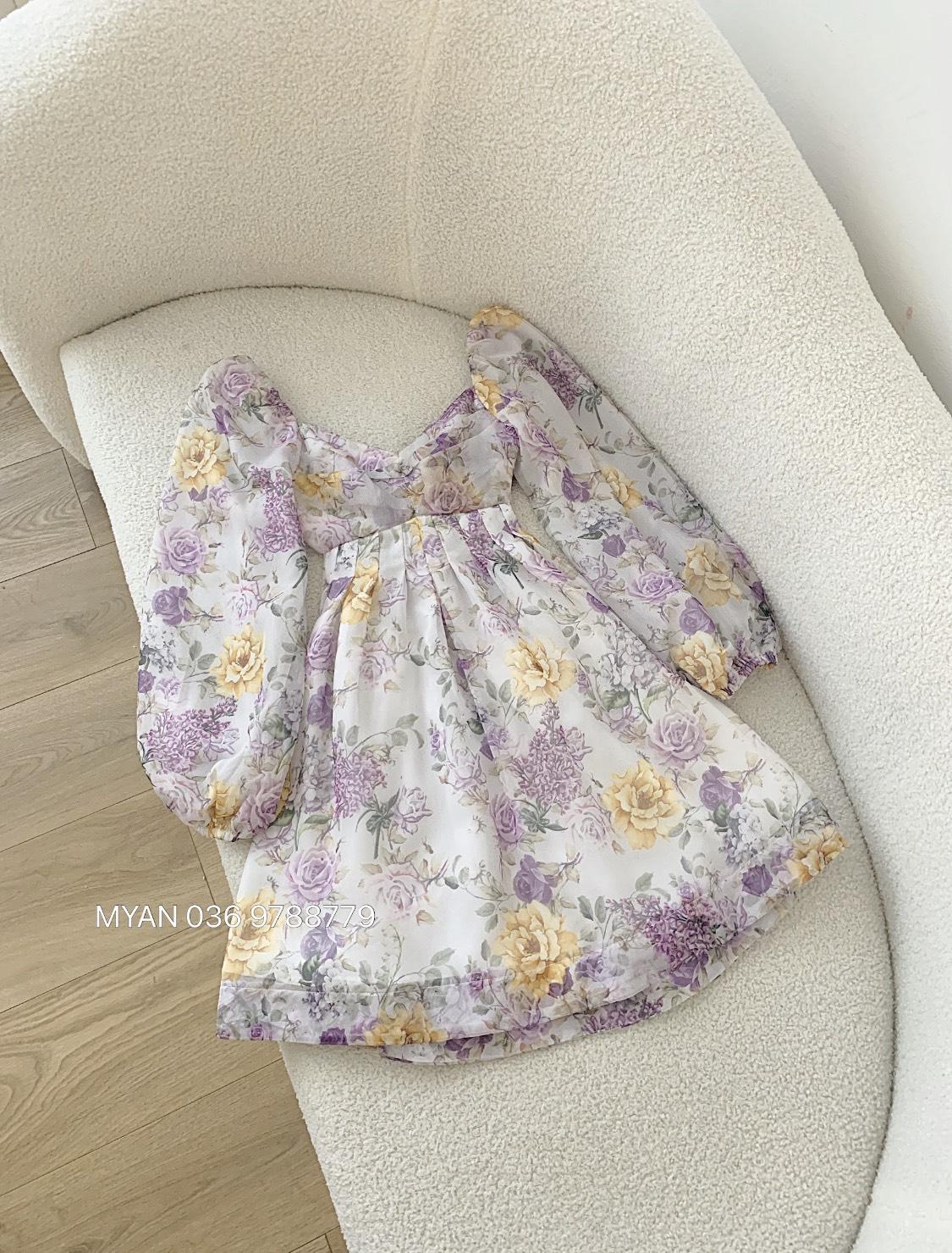 Váy hoa hở lưng, buộc nơ sau, xếp ly thân trước