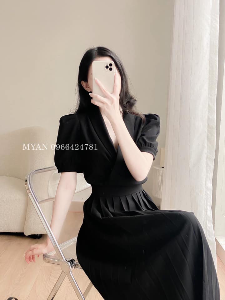 Váy cổ vest xếp ly