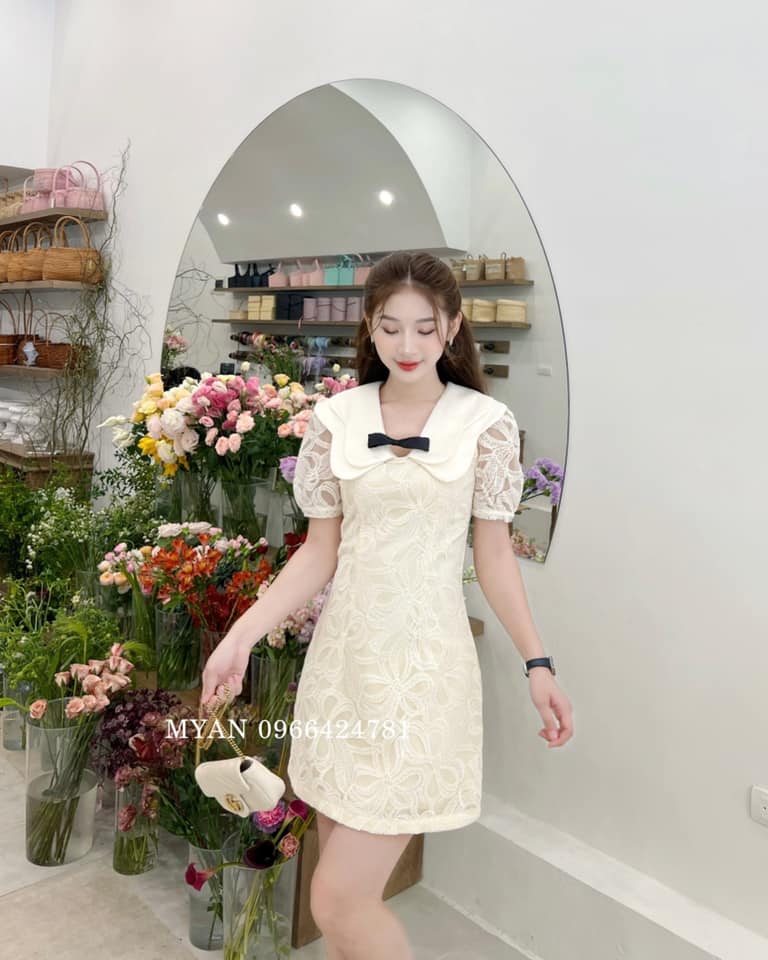 Váy ren hoa nơ đen phối cổ 2 tầng