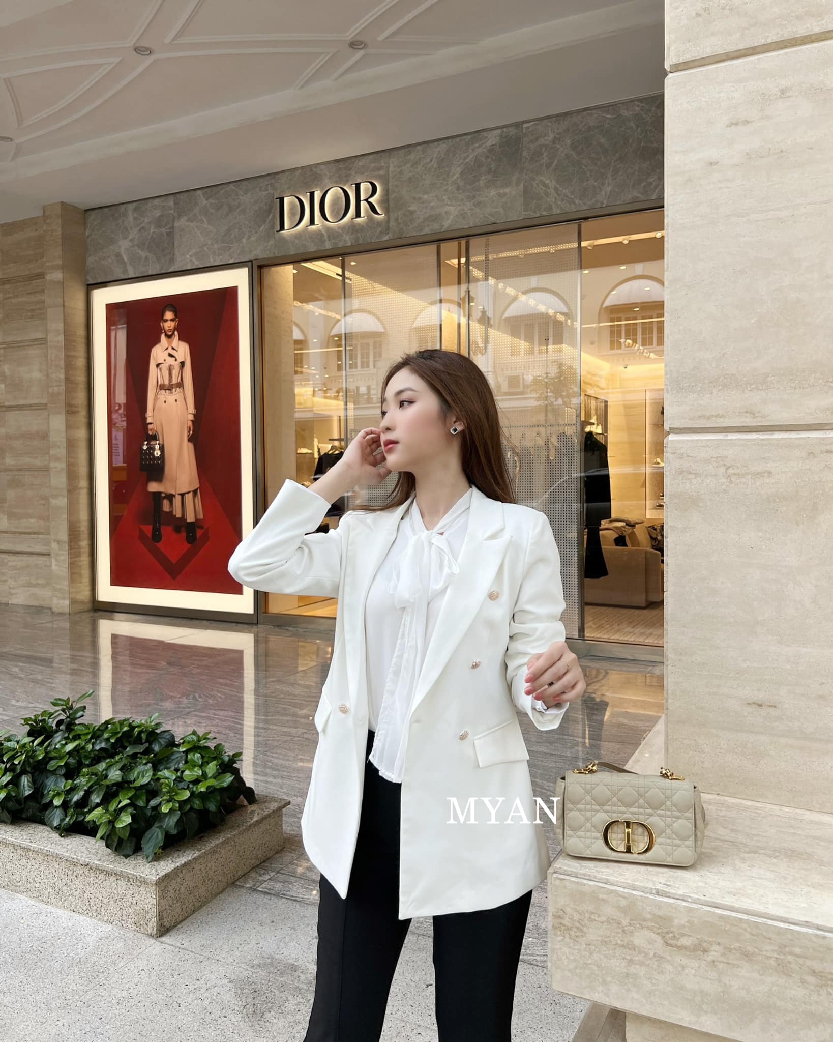 Áo khoác cổ vest dáng dài