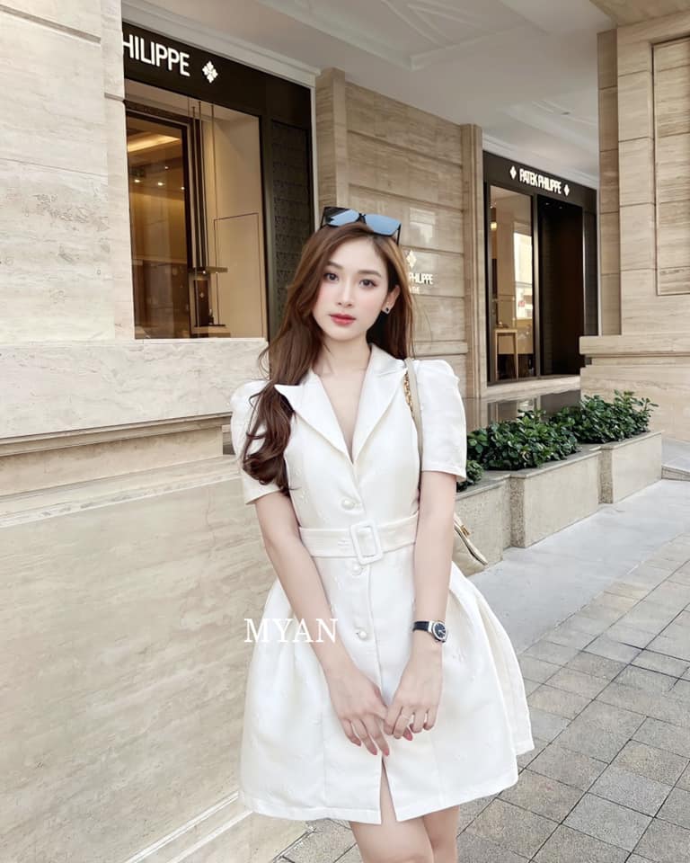 Váy cổ vest cộc tay xếp ly eo kèm đai