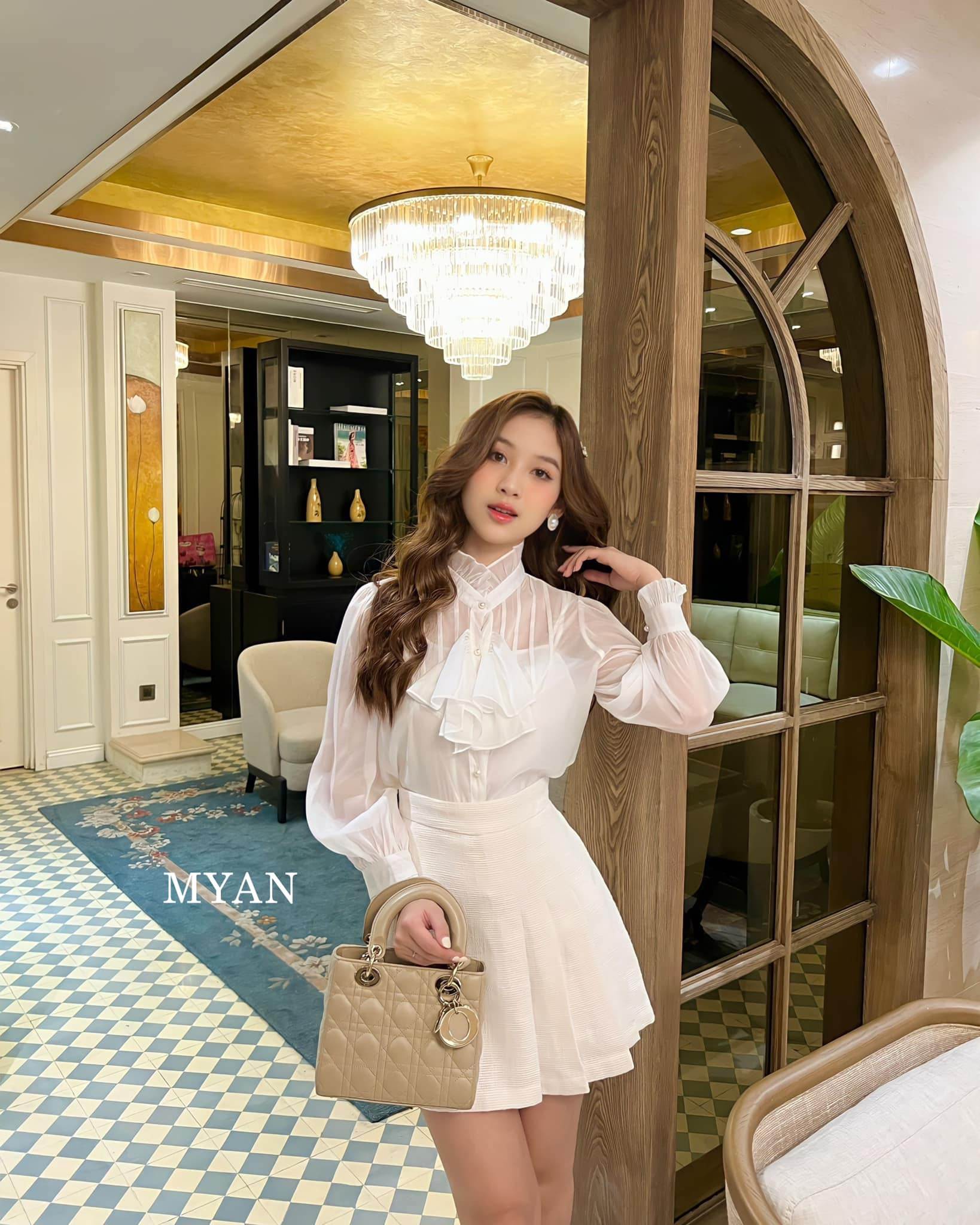 Áo tơ cổ bèo nơ ngực kèm lót 2 dây