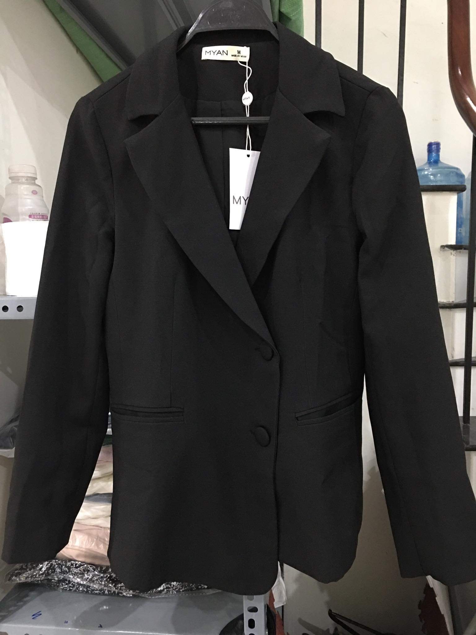Áo blazer cổ vest vạt lệch