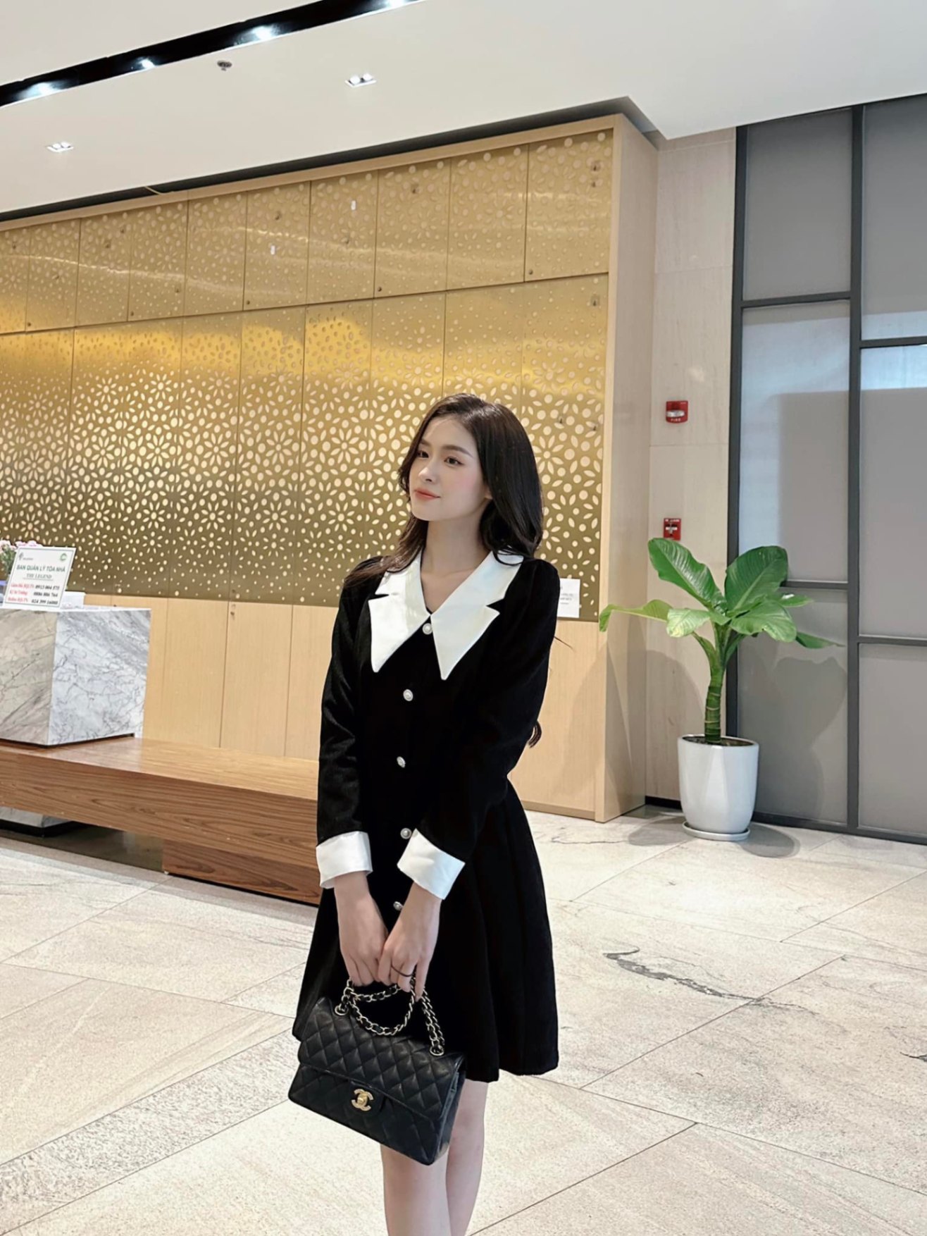 Váy nhung phối cổ hàng cúc ngọc tay bồng