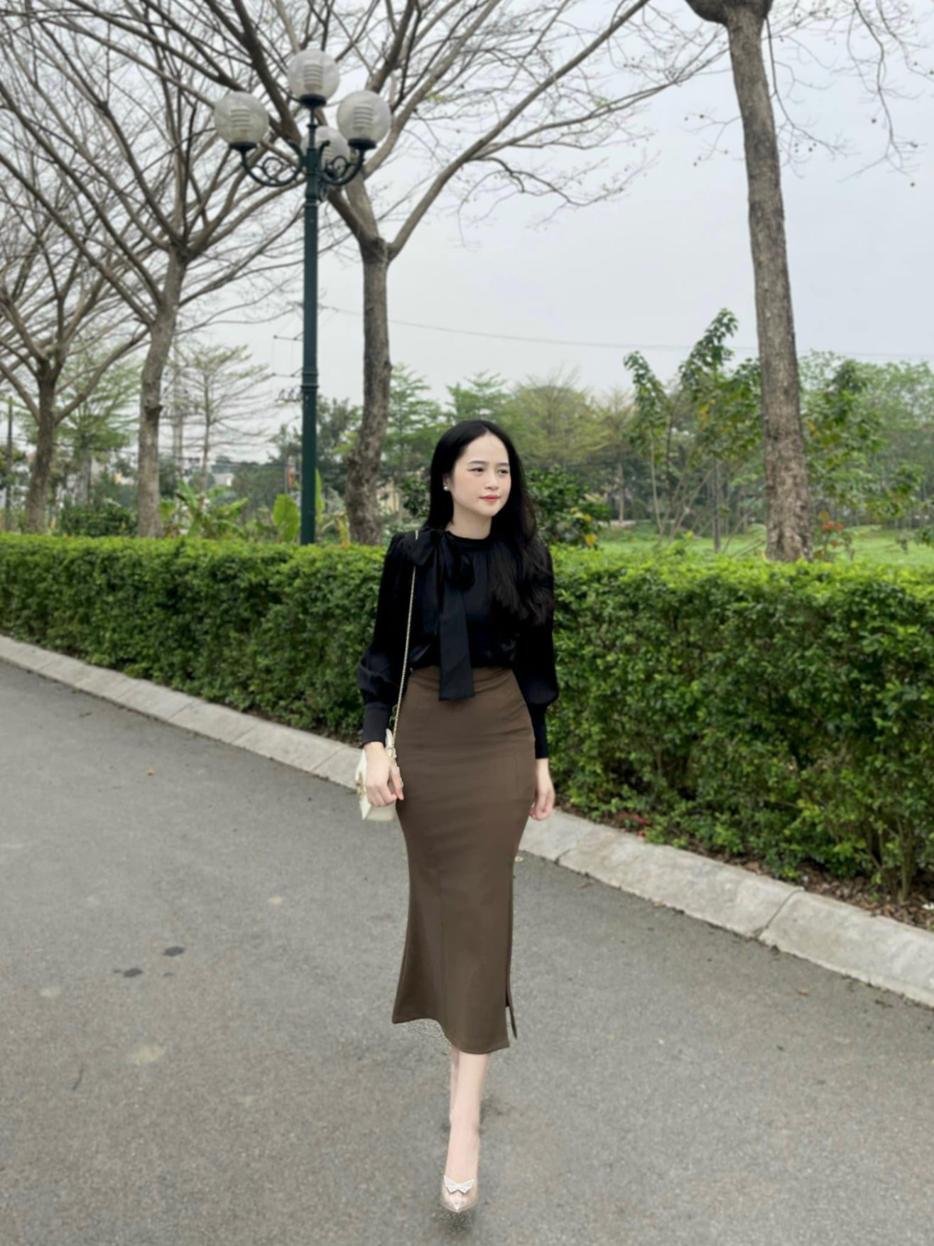 Chân váy đuôi cá ly dọc xẻ trước( 3306)