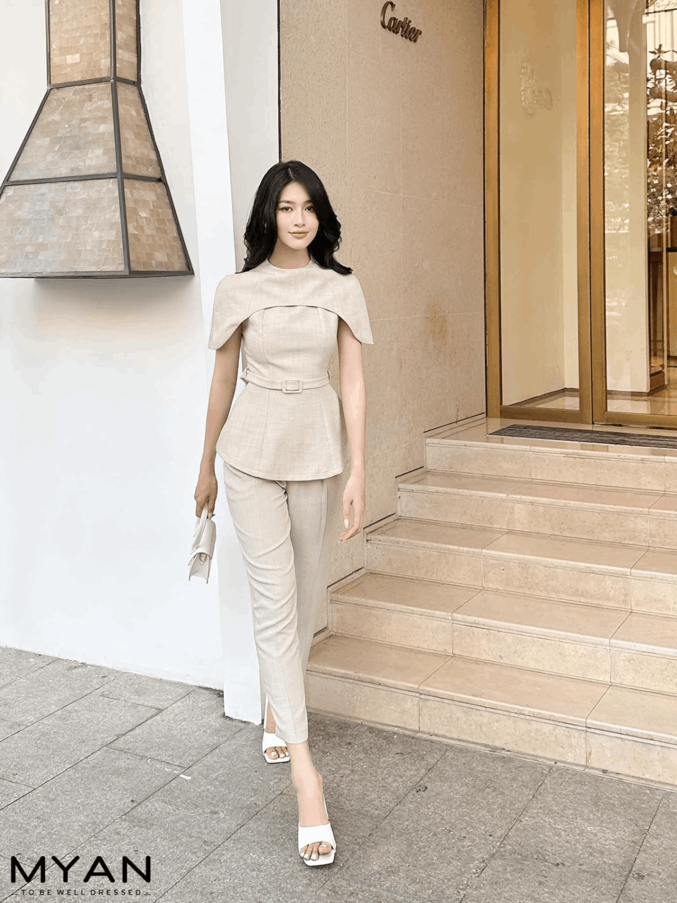 Áo peplum phủ vai ( Giảm 50.000 khi mua thêm quần mã Qvn042302 )