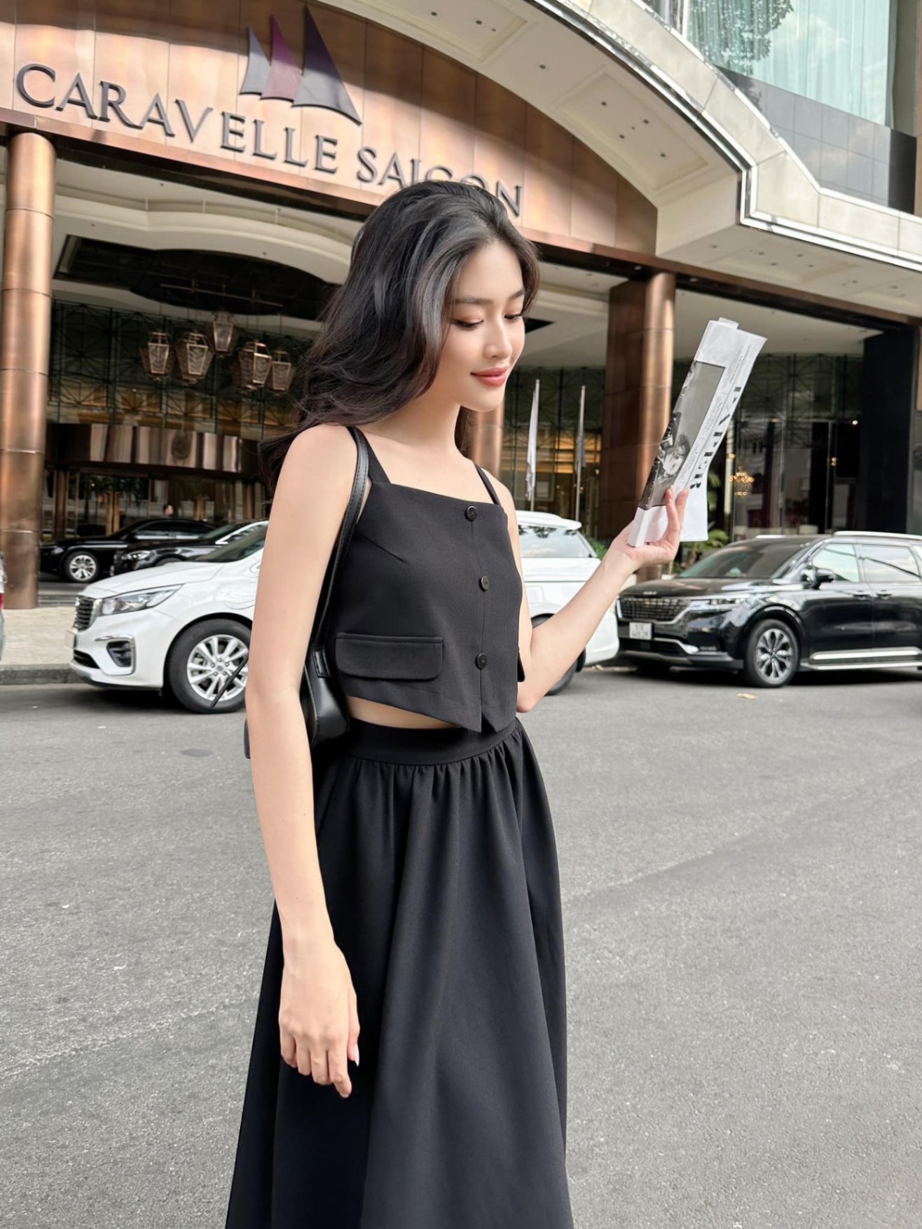 Áo 2 dây croptop 2 nắp túi( Giảm 50.000 khi mua thêm chân váy mã Vvn042303)