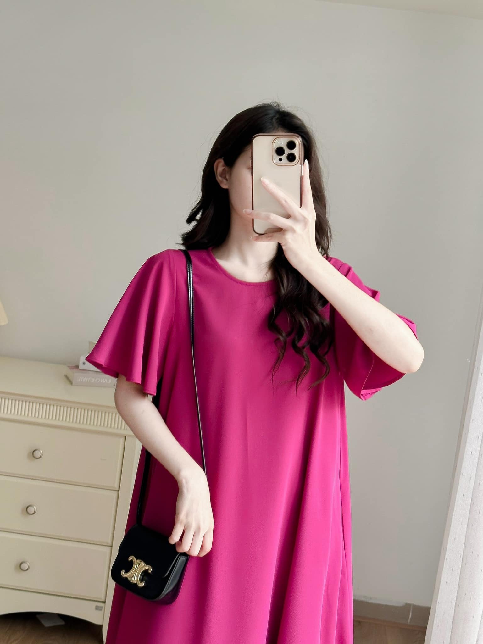 Váy suông cổ tròn tay xòe rủ