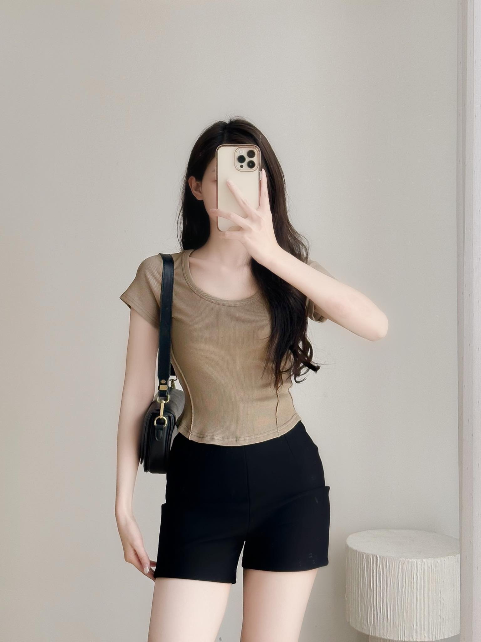 Quần sooc Umi ly trước khóa sau