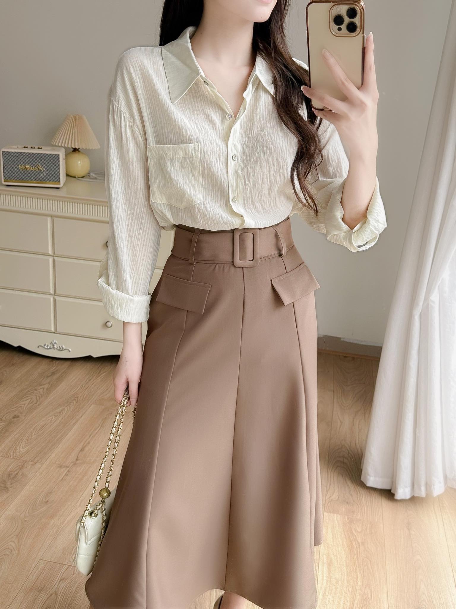 Chân váy xoè 2 nắp túi kèm đai