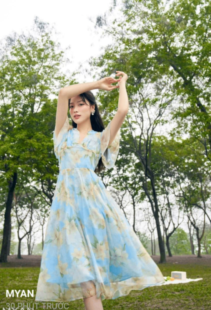 Váy hoa cổ V viền ngực buộc nơ sau