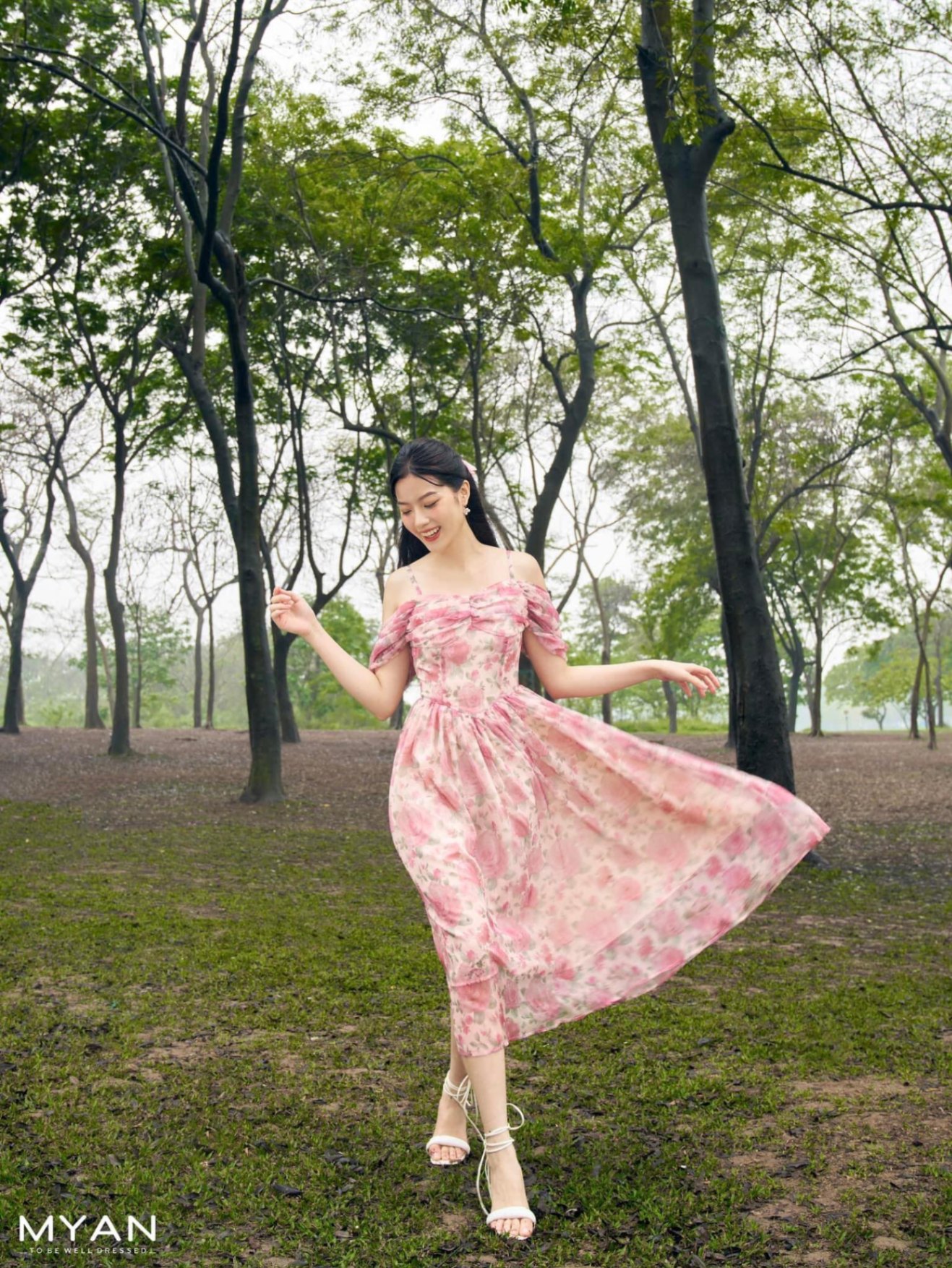 Váy hoa trễ vai nhún ngực