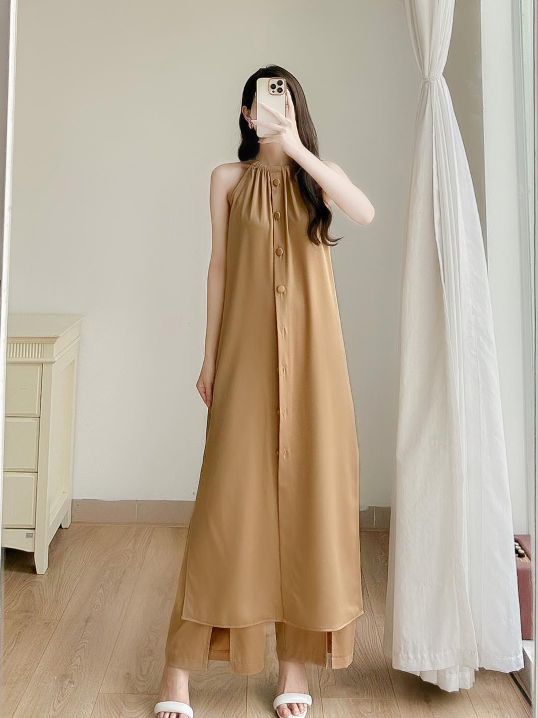 Set lụa cổ yếm + quần dài xẻ trước