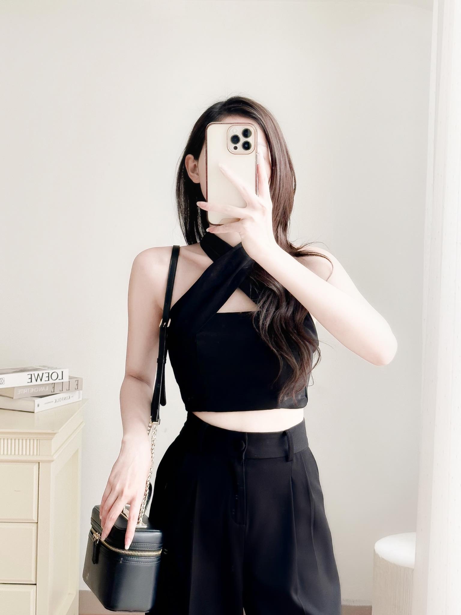 Áo croptop đan dây chéo ngực