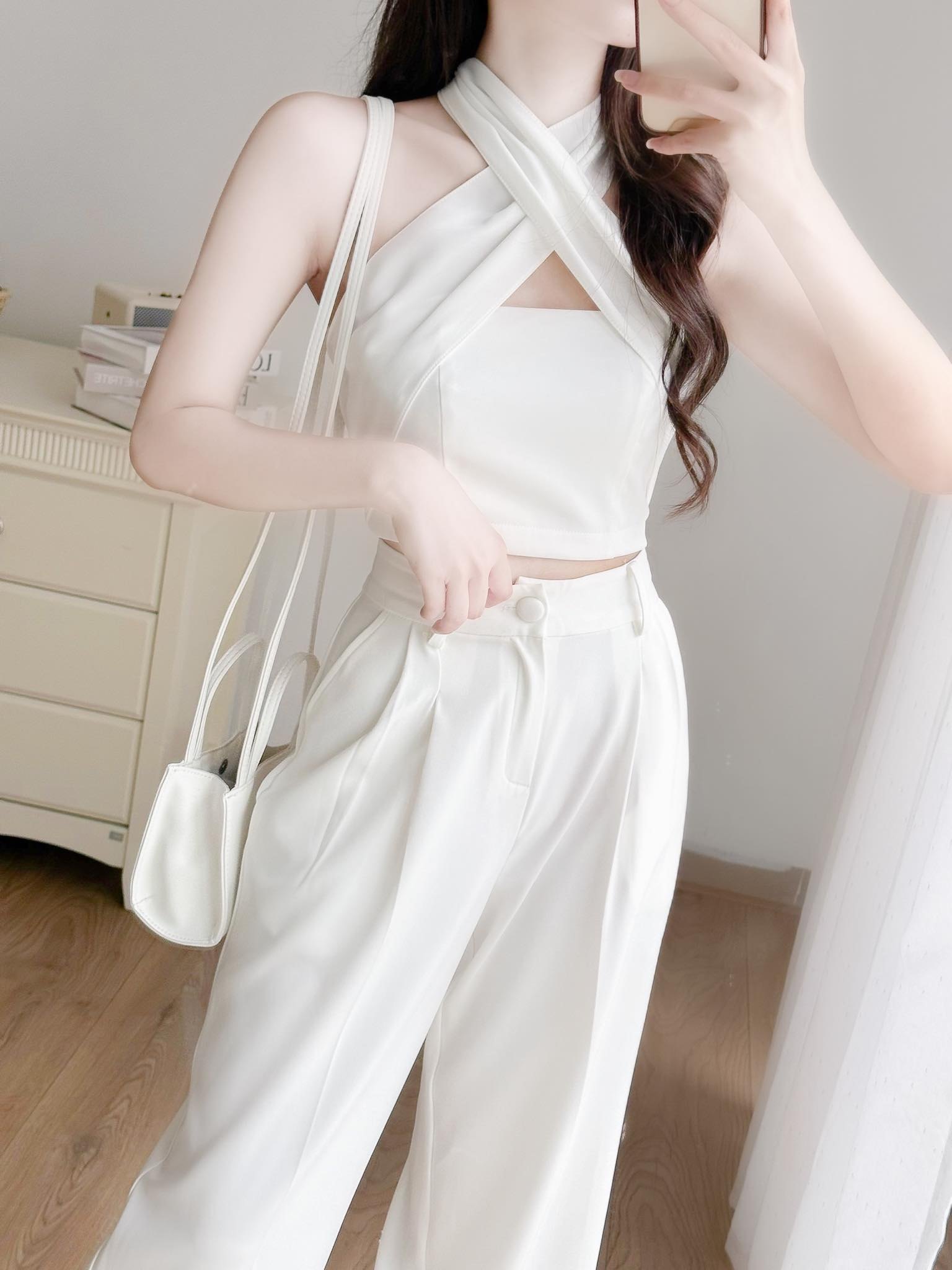Áo croptop đan dây chéo ngực