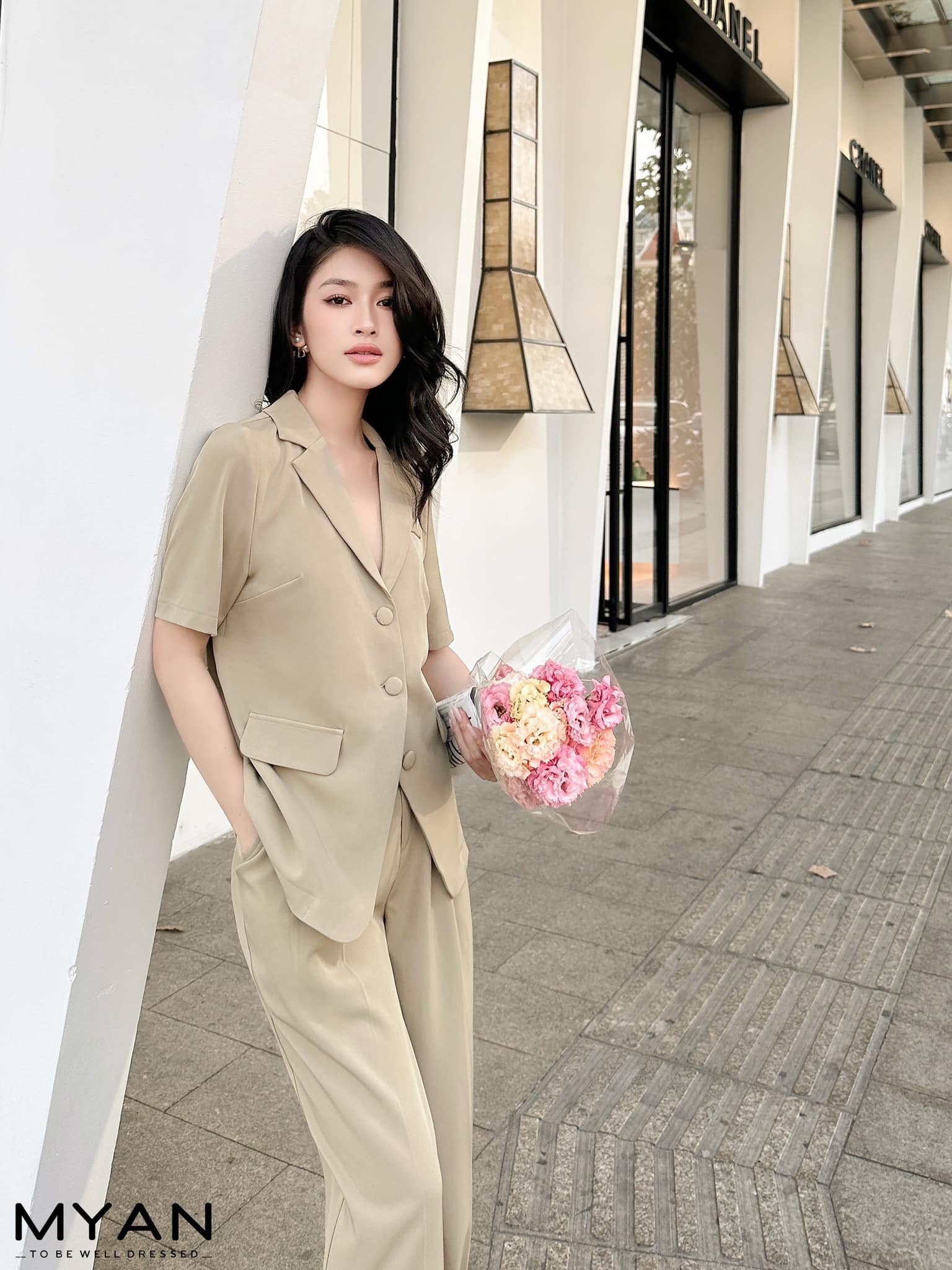 Áo blazer 3 cúc bọc cộc tay