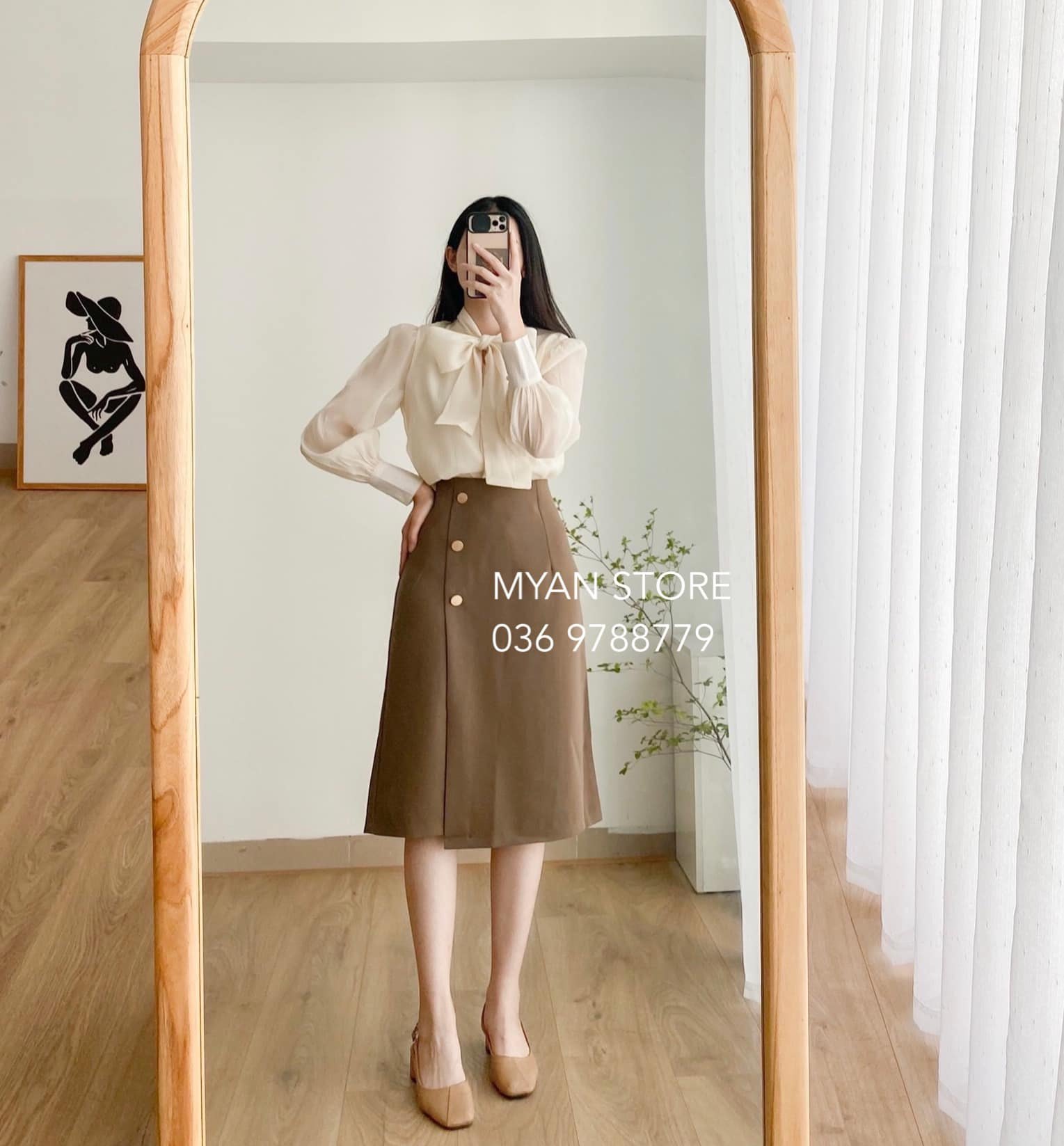 Chân váy dáng A 3 khuy đồng