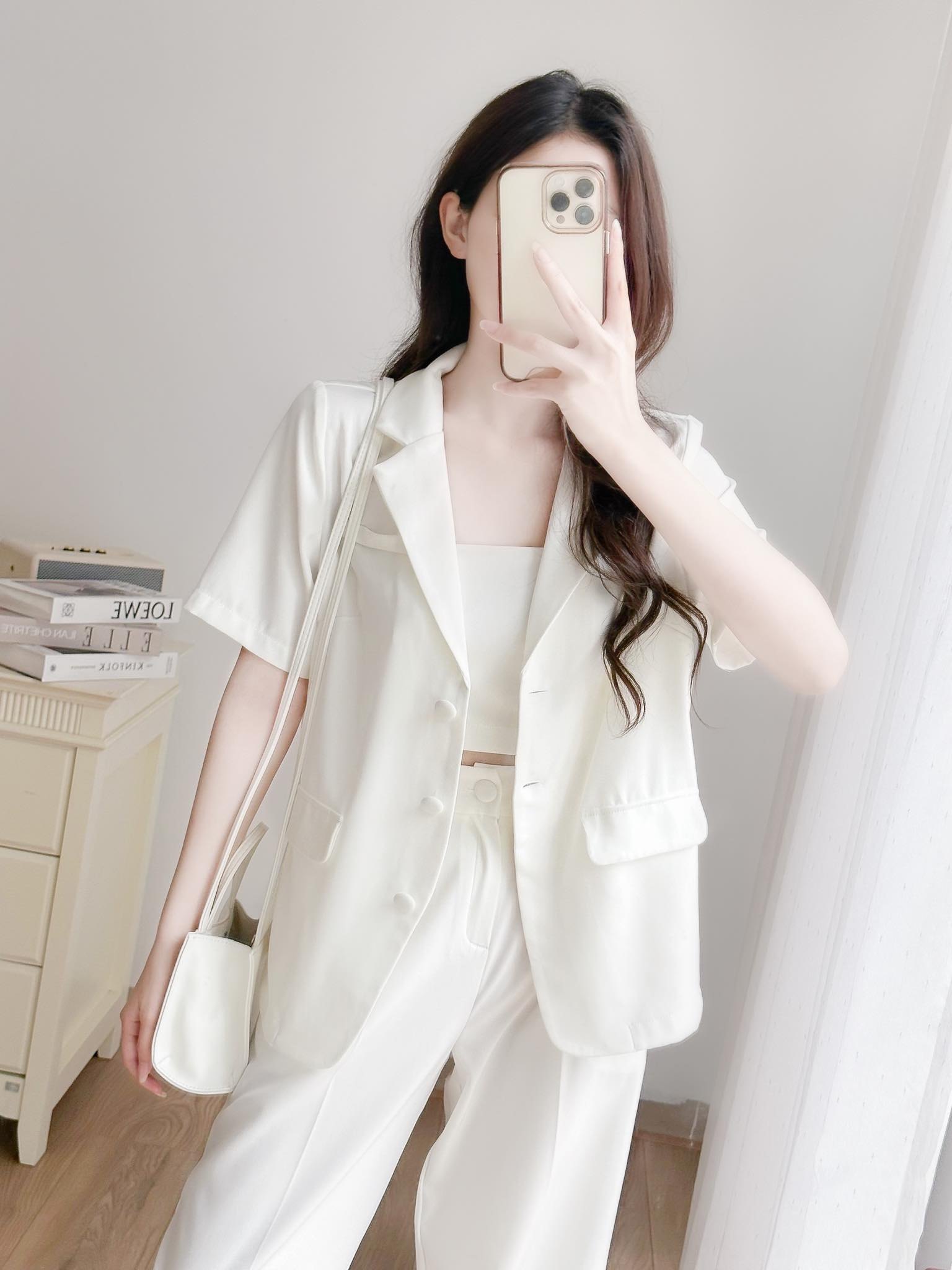 Áo blazer 3 cúc bọc cộc tay