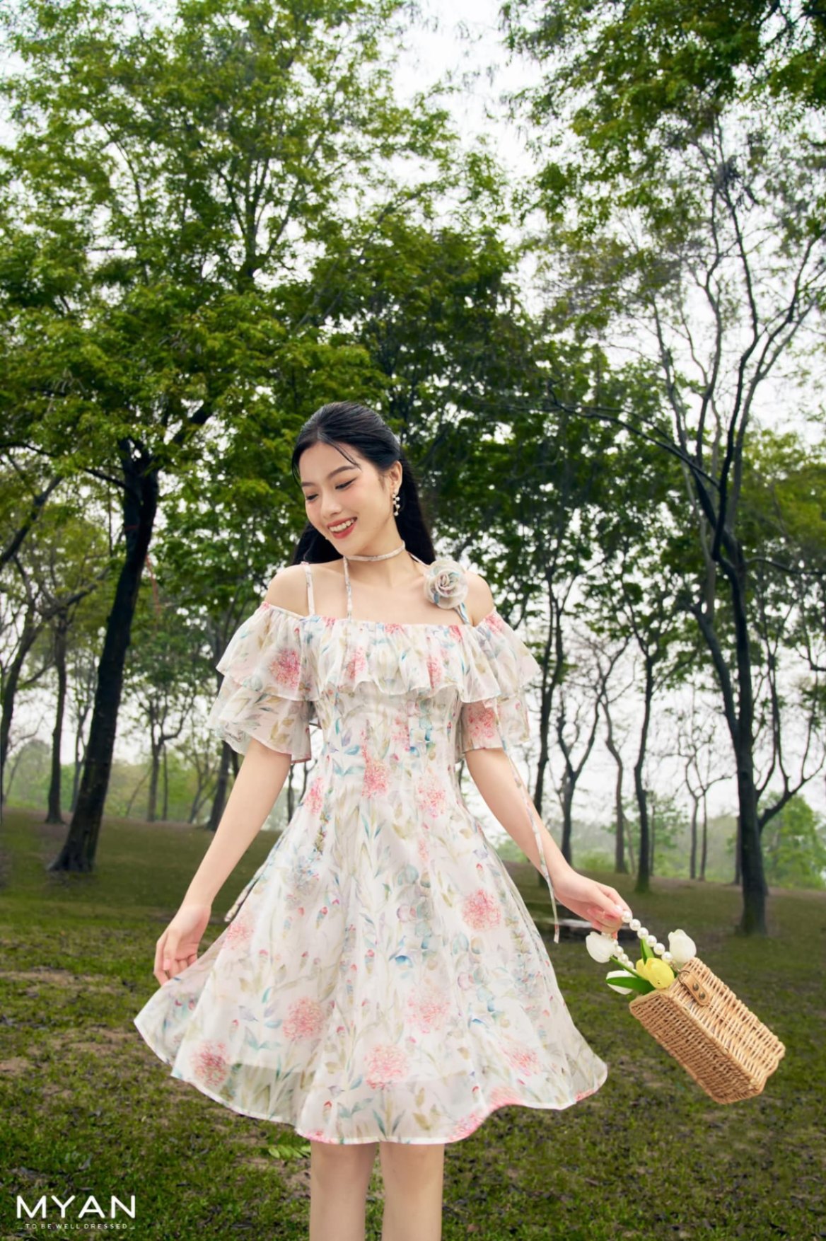 Váy 2 dây trễ vai nơ hoa buộc dây