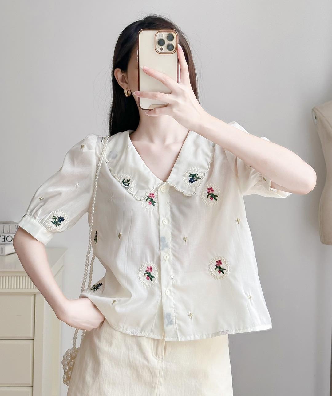 Sơ mi thô thêu hoa cộc tay
