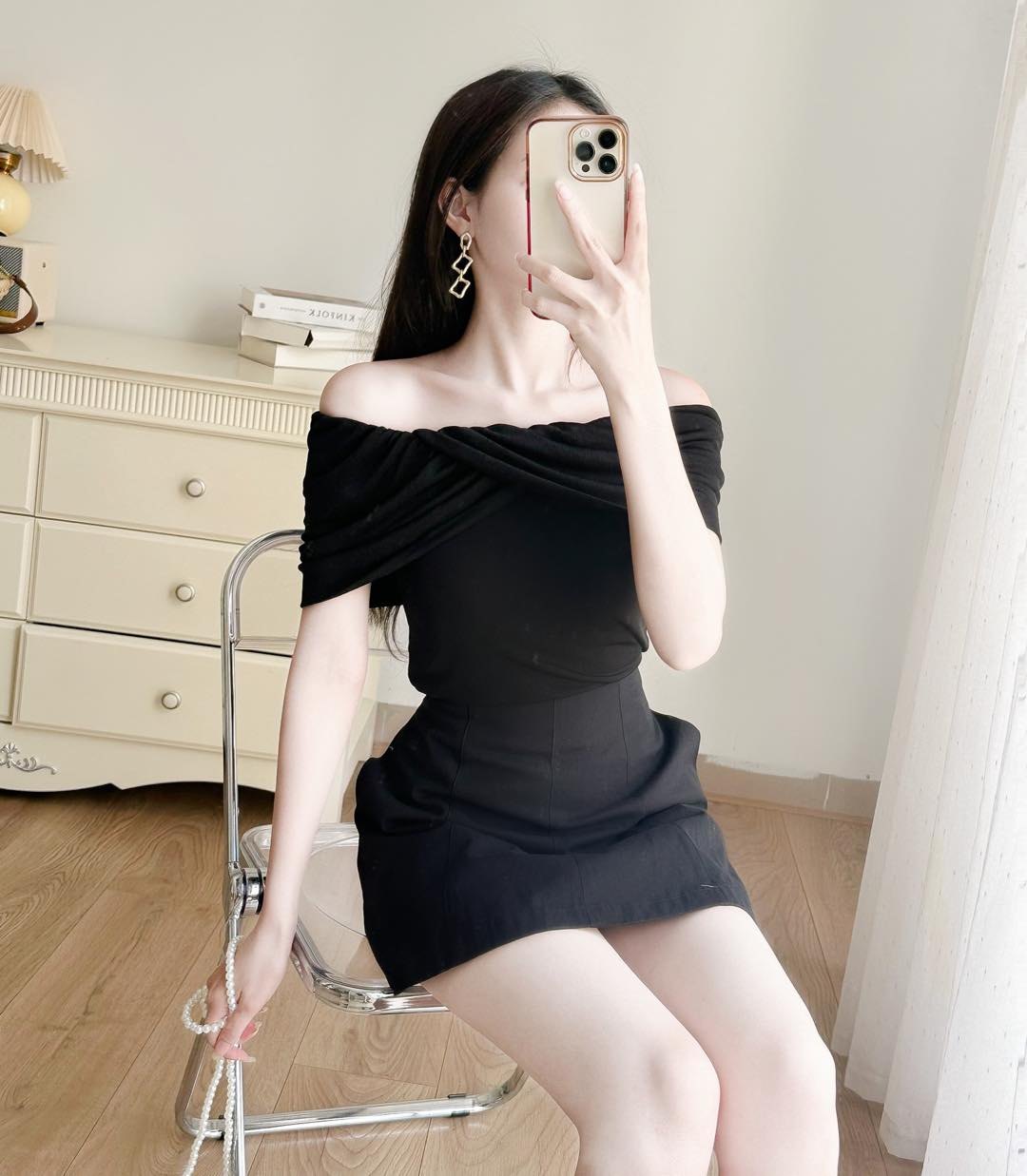 Áo thun bẹt vai đan chéo